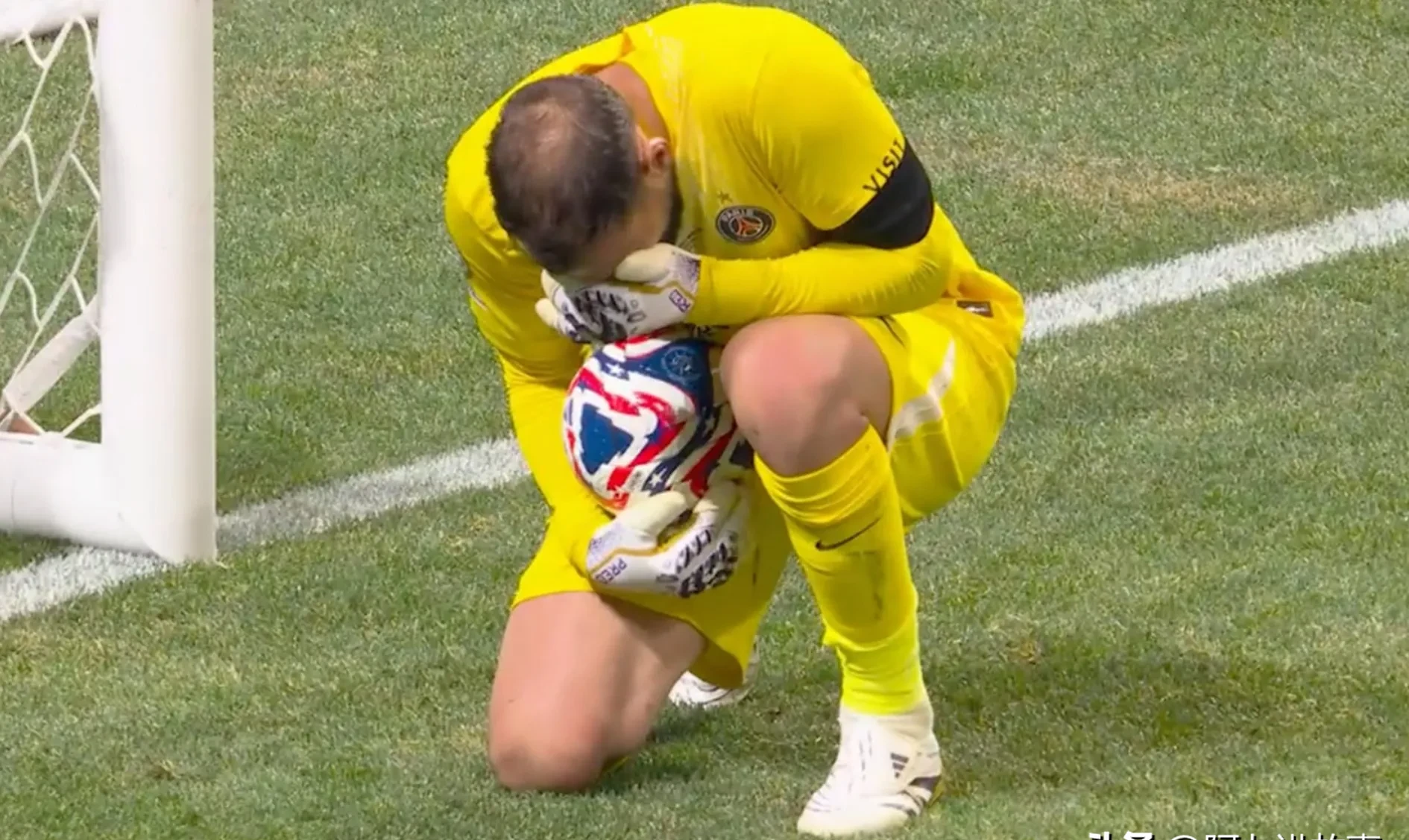 九游网页客户端-阿根廷夺冠后球迷反应