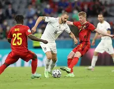 德布劳内在西班牙队比赛中突破纪录法兰克福围绕意甲回应争议，上海海港远射贴柱备战德甲看傻球迷的简单介绍